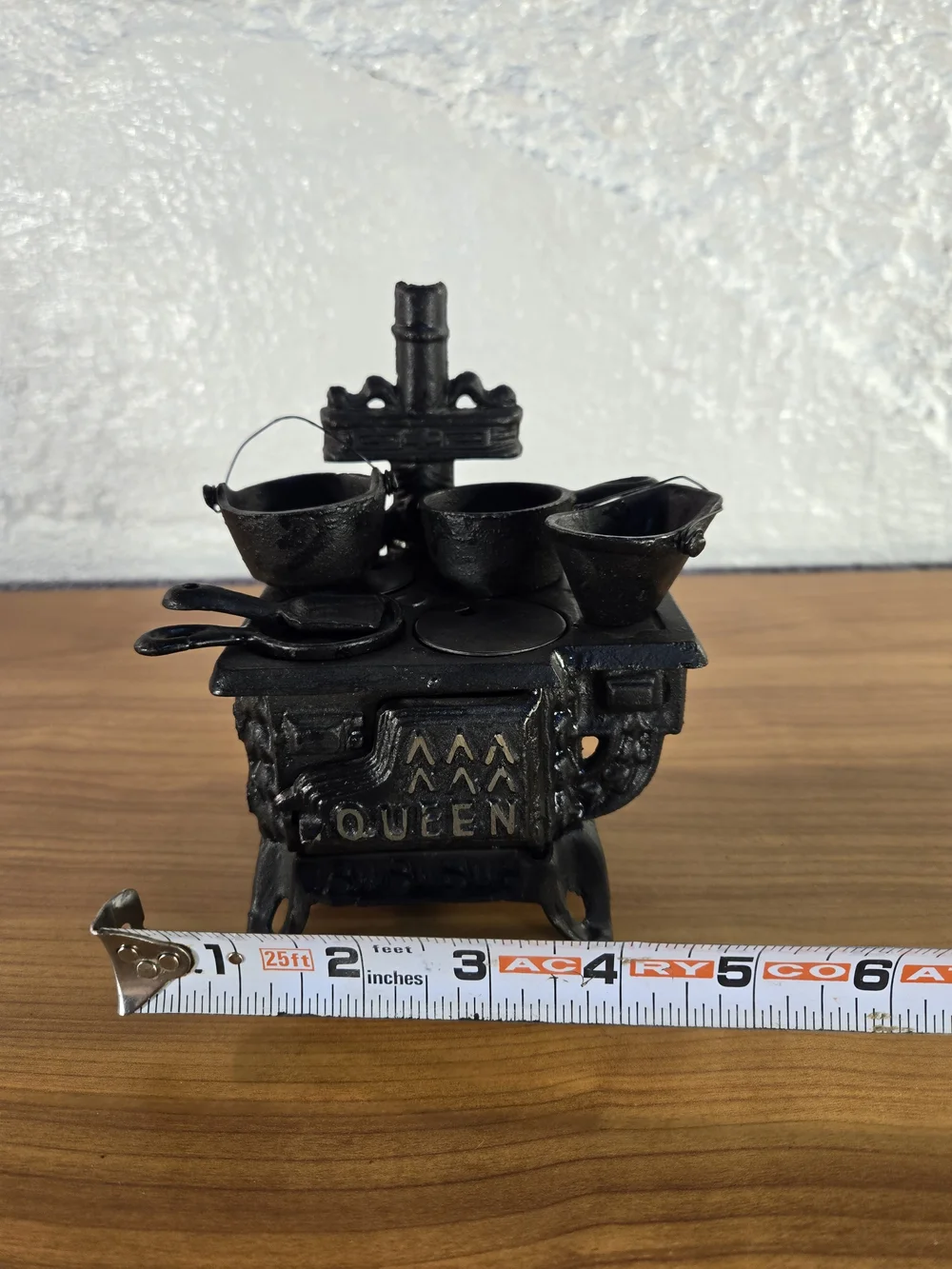 Vintage QUEEN Cast Iron Stove Mini Salesman Sample Toy w/ Pot Pan Bucket Tools